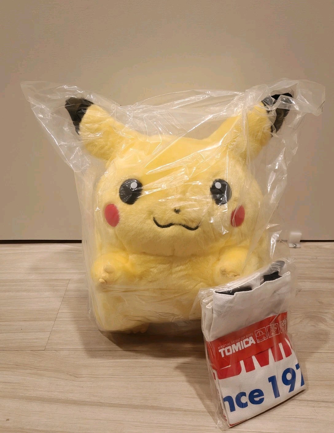 TAKARA TOMY Pokemon 30th Anniversary Welcome Back Pikachu 1/1 Plush USA Seller TAKARA TOMY Pokemon 30th Anniversary Welcome Back Pikachu 1/1 Plush USA Seller