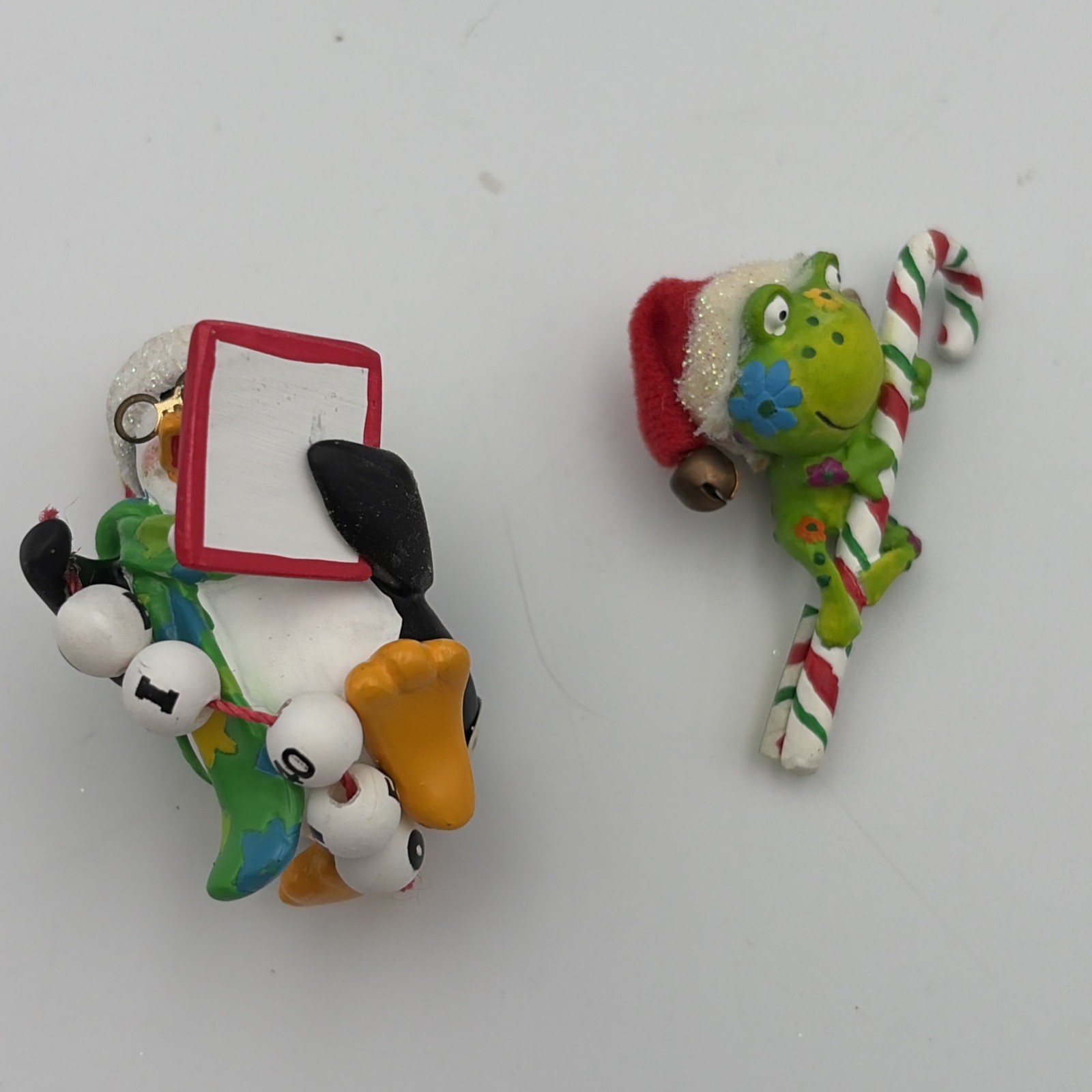 Hallmark. Carlton Cards. Preowned. Lot of 2 Vintage Christmas ornaments NEW Hallmark. Carlton Cards. Preowned. Lot of 2 Vintage Christmas ornaments NEW