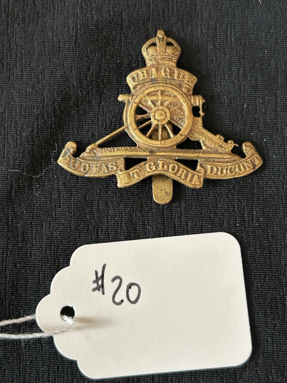 NICE WW2 Royal Army Artillery Regiment Cap Badge Dowler Birmingham NICE WW2 Royal Army Artillery Regiment Cap Badge Dowler Birmingham