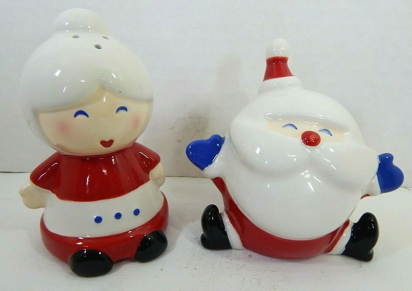 Santa and Mrs Claus Salt and Pepper Shaker Set