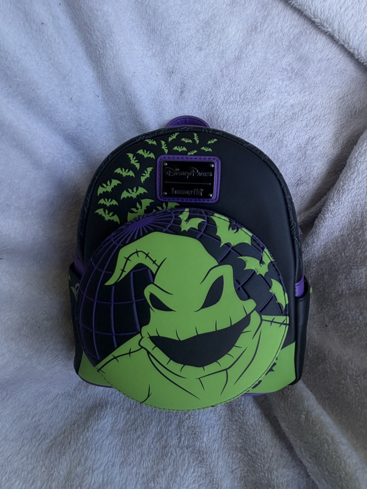 Disneyland Oogie Boogie Bash 2024 Glow Dark Loungefly Mini Backpack NEW WITH TAG Disneyland Oogie Boogie Bash 2024 Glow Dark Loungefly Mini Backpack NEW WITH TAG