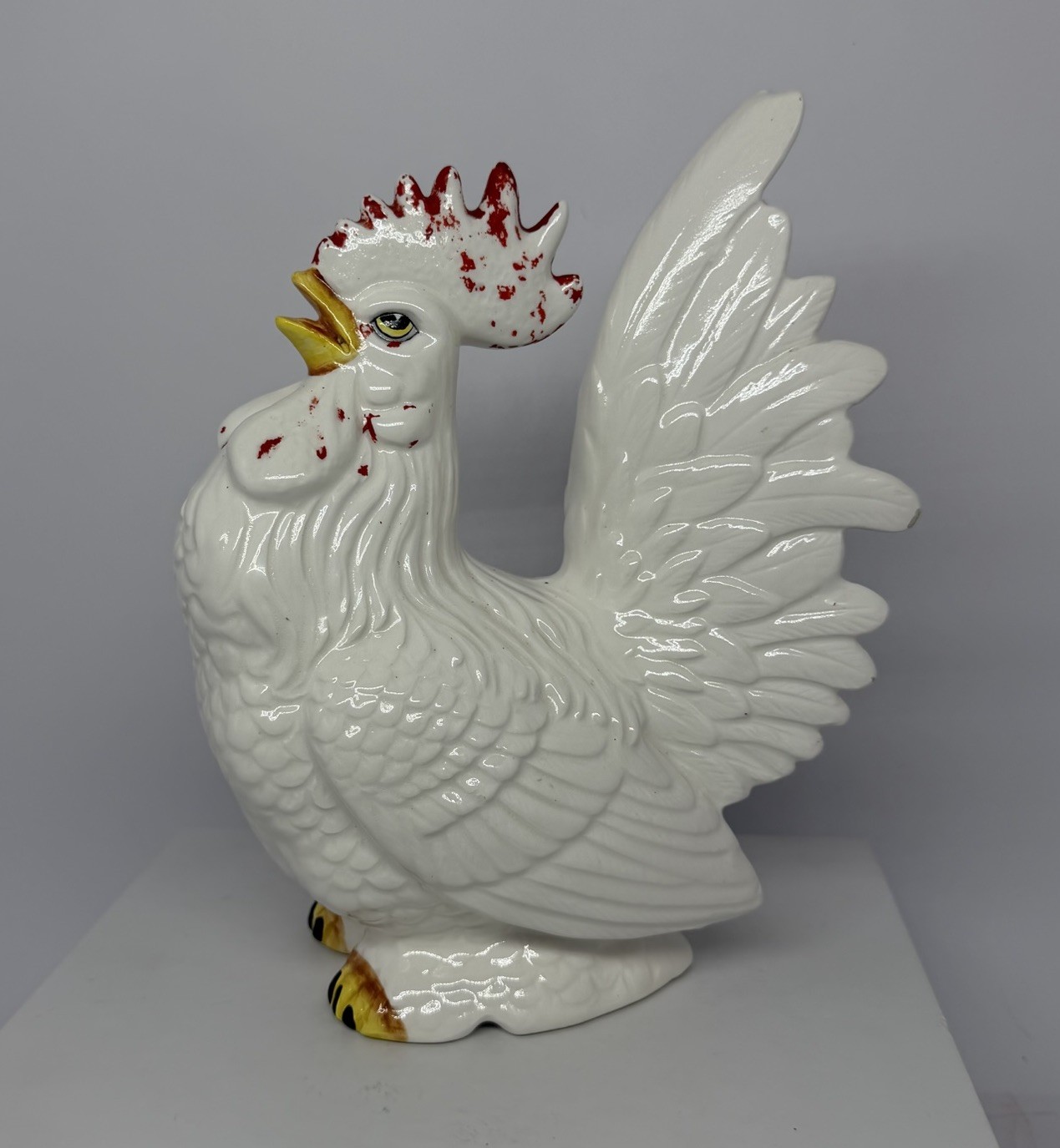 Vintage 8.75” White Ceramic Porcelain Rooster Chicken Figurine Farmhouse Decor Vintage 8.75” White Ceramic Porcelain Rooster Chicken Figurine Farmhouse Decor