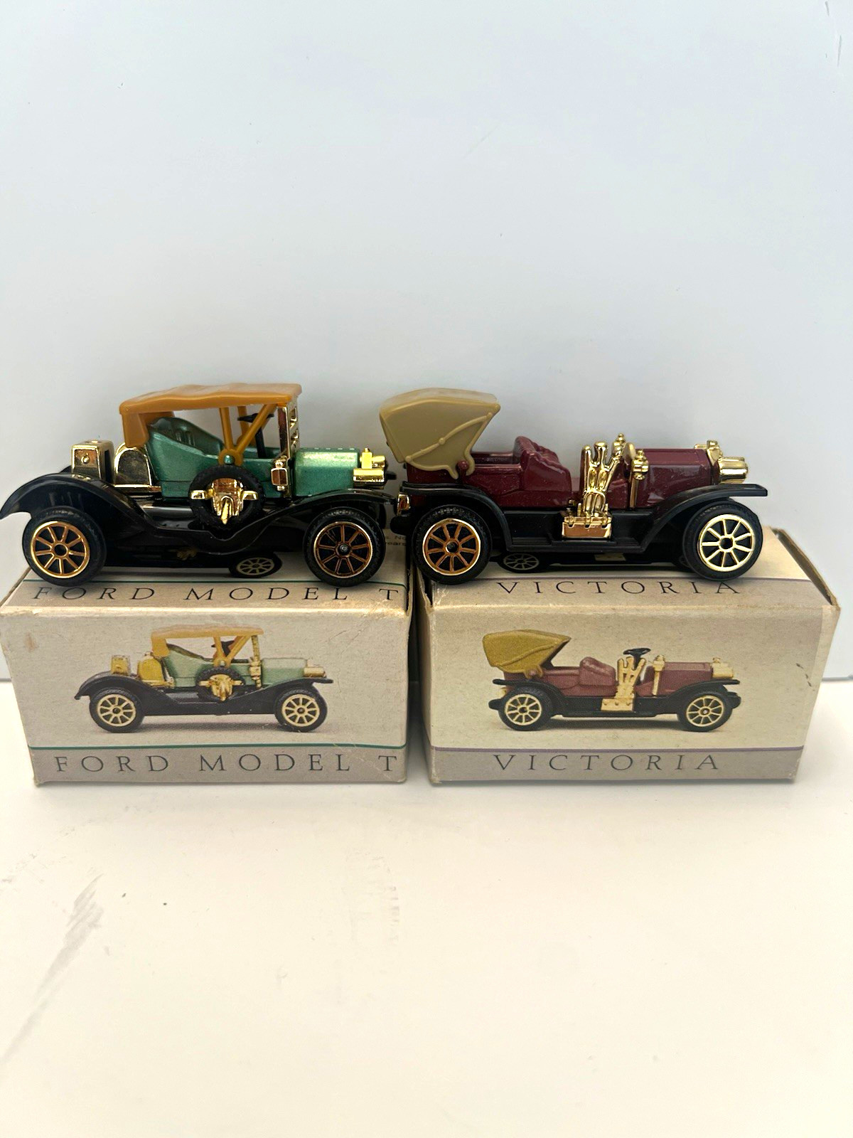 Vintage Readers Digest Mini Cars Victoria & Ford Model T Boxed Set of 2 trinkets