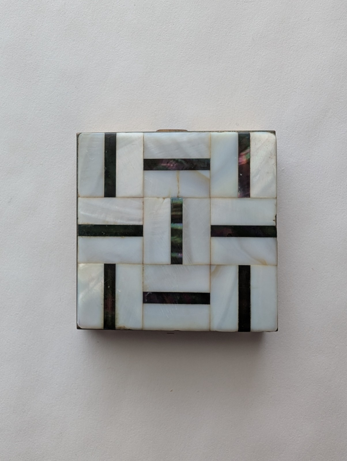 Vintage Mid-Century Genuine Mother of Pearl Compact by SCHILDKRAUT