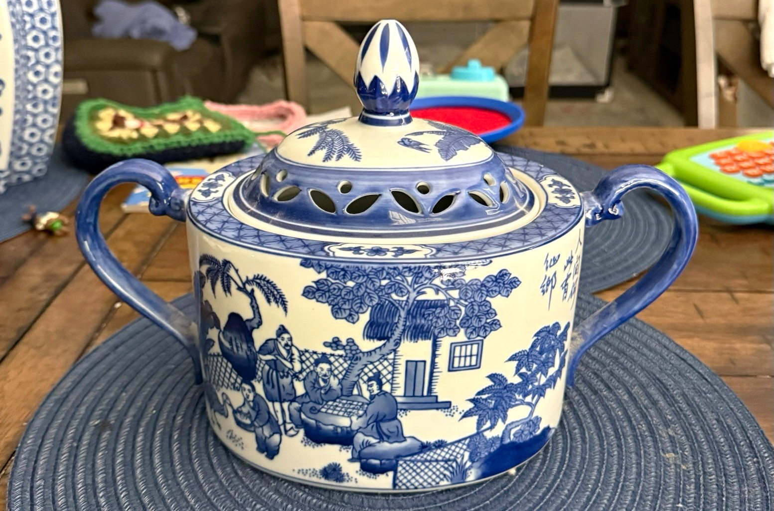 Vintage Bombay Co Blue White Porcelain Reticulated Lidded Jar Chinoiserie Tureen Vintage Bombay Co Blue White Porcelain Reticulated Lidded Jar Chinoiserie Tureen