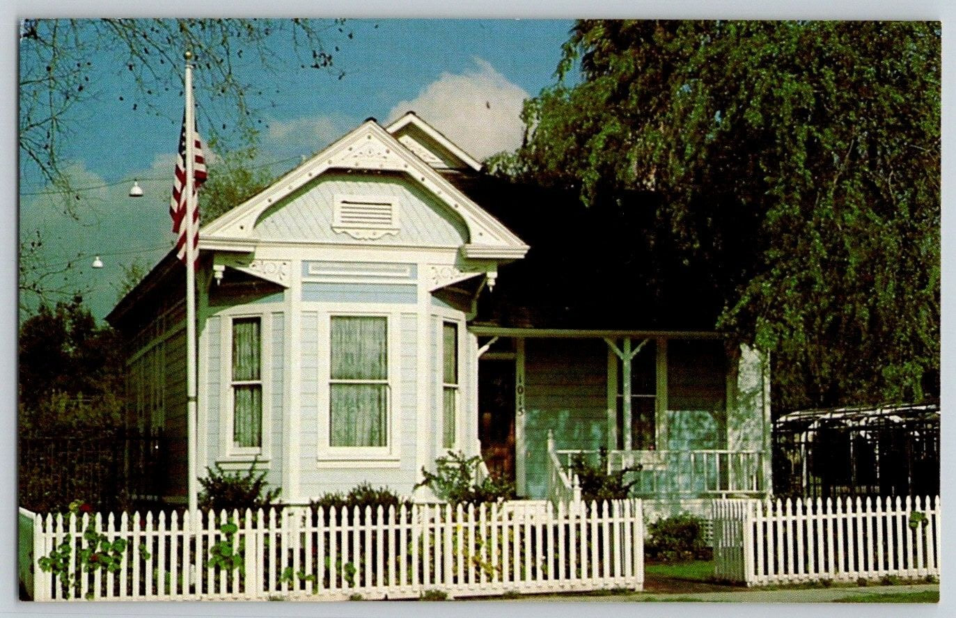 Vintage Postcard The Mentzer House Burbank, California