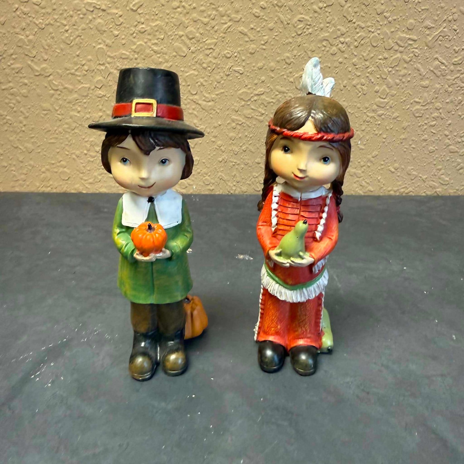 Pilgrim & Native American Figurine Pair 6 in Resin Thanksgiving Holiday Decor