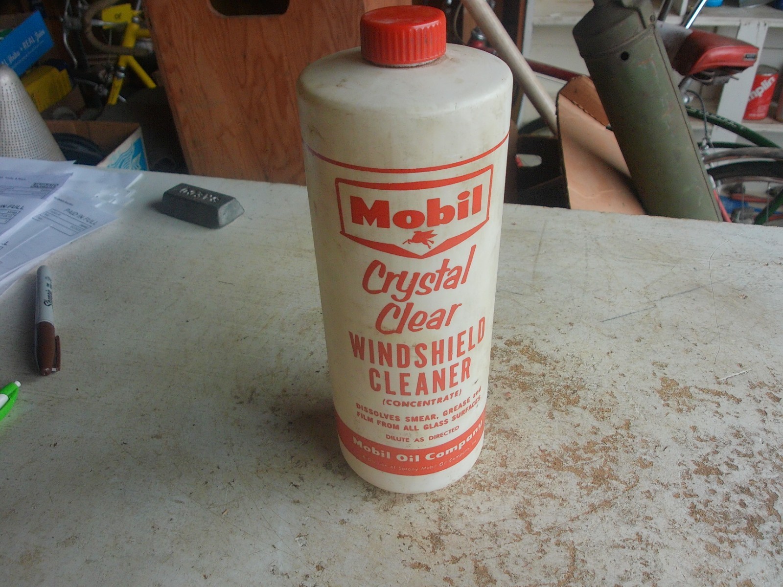 Vintage Empty Quart Mobil Plastic Cleaner Oil Bottle Can RARE Lot 26-50