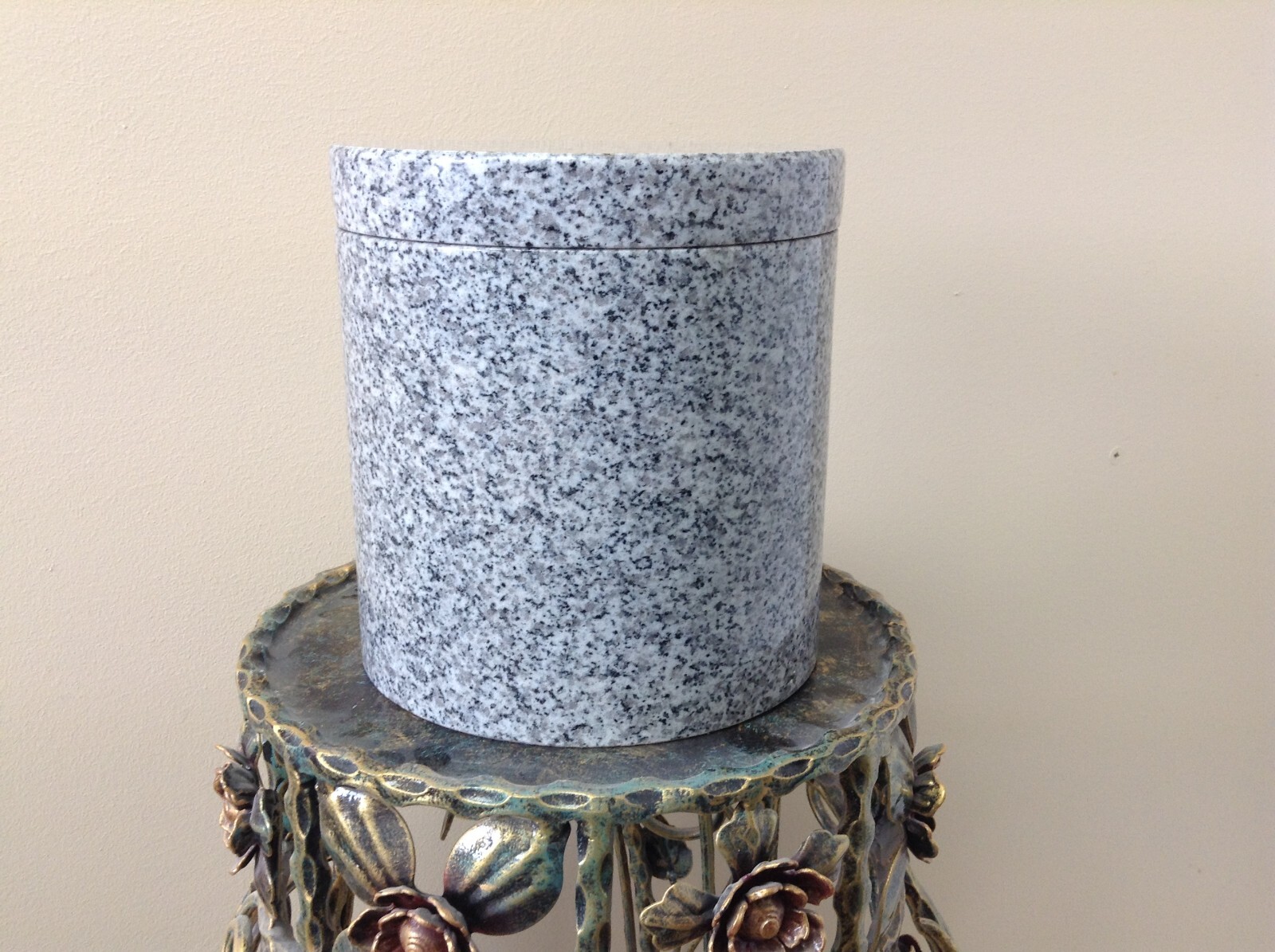 Lunar Pearl Granite Cremation Urn for Ashes Memorial Funeral Burial 8.5x7.5 C