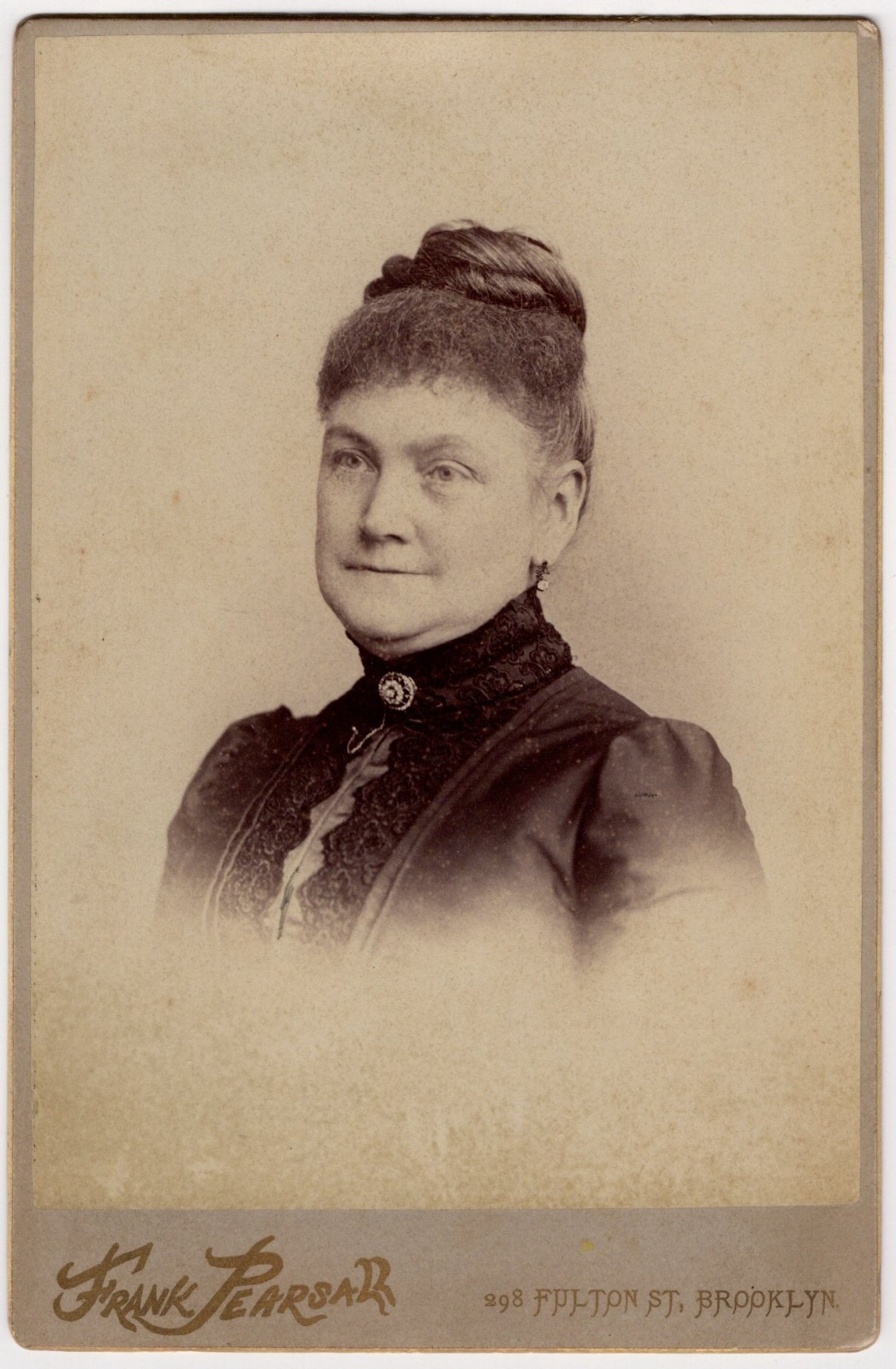 ELEGANT BROOKLYN LADY CABINET CARD : G. FRANK E. PEARSALL :298 FULTON ST: c1880s