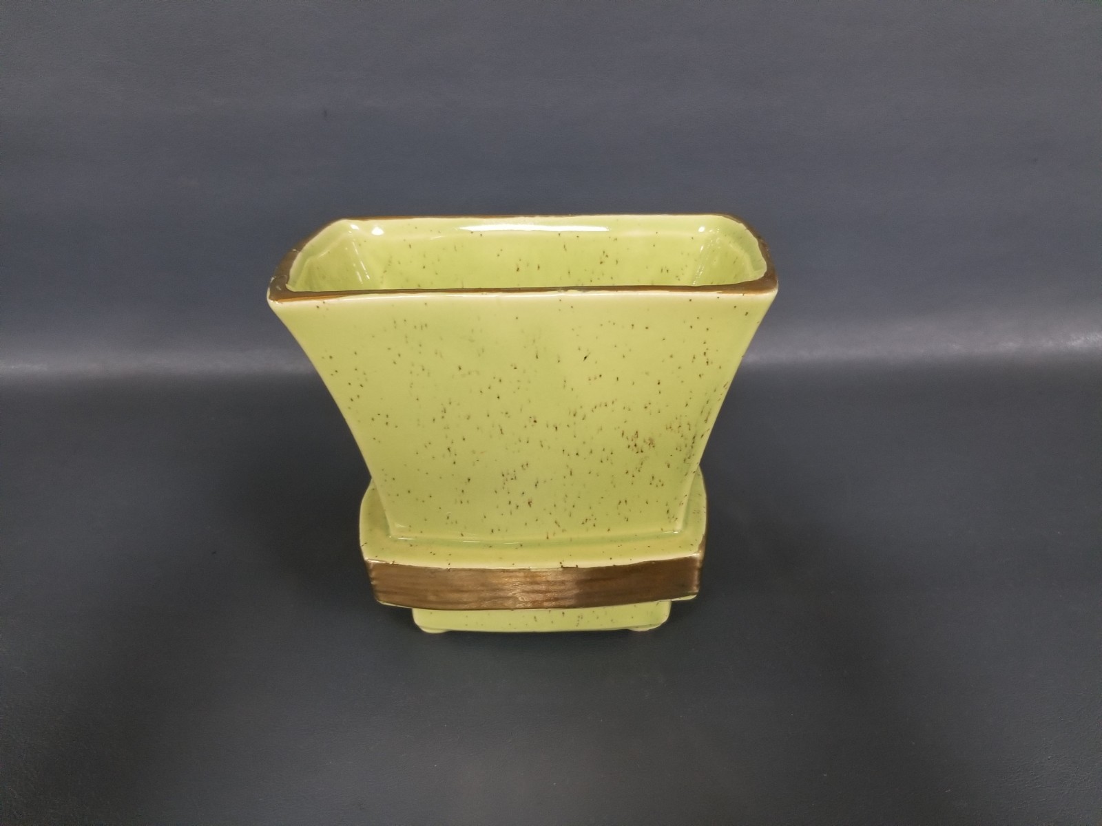 Vintage 1940's McCoy Footed Speckled Green / Gold Trim Planter Vase 5
