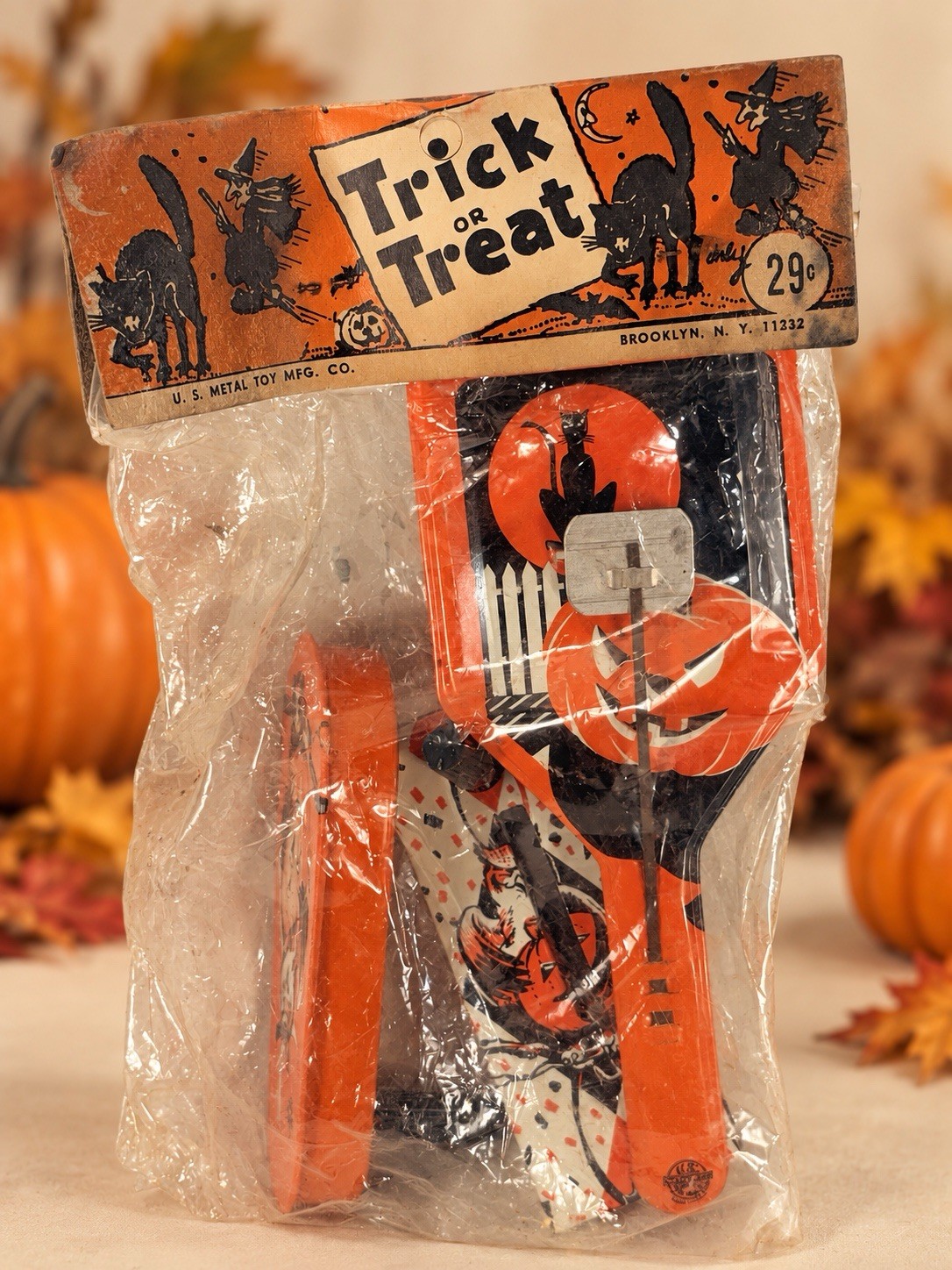 1940s HALLOWEEN U.S. METAL TOY CO TIN LITHO NOISEMAKER SET OF 3 SEALED NOS WOW 1940s HALLOWEEN U.S. METAL TOY CO TIN LITHO NOISEMAKER SET OF 3 SEALED NOS WOW