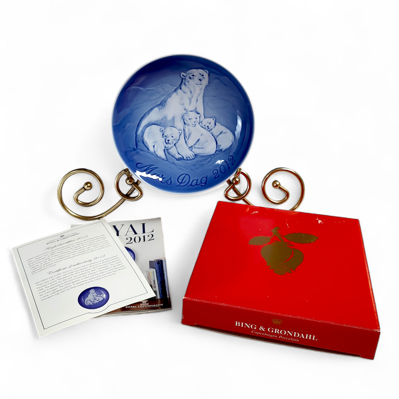 Bing & Grondahl Porcelain Mother\'s Day 2012 Polar Bear w/ Cubs Plate 5.75\