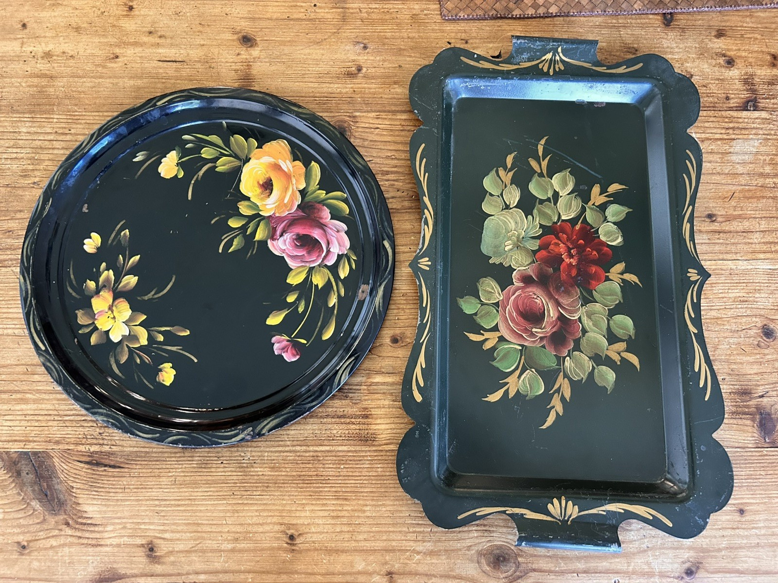 Vintage 1950s Toleware Black Metal Hand Painted Flower Trays Nashco Vintage 1950s Toleware Black Metal Hand Painted Flower Trays Nashco