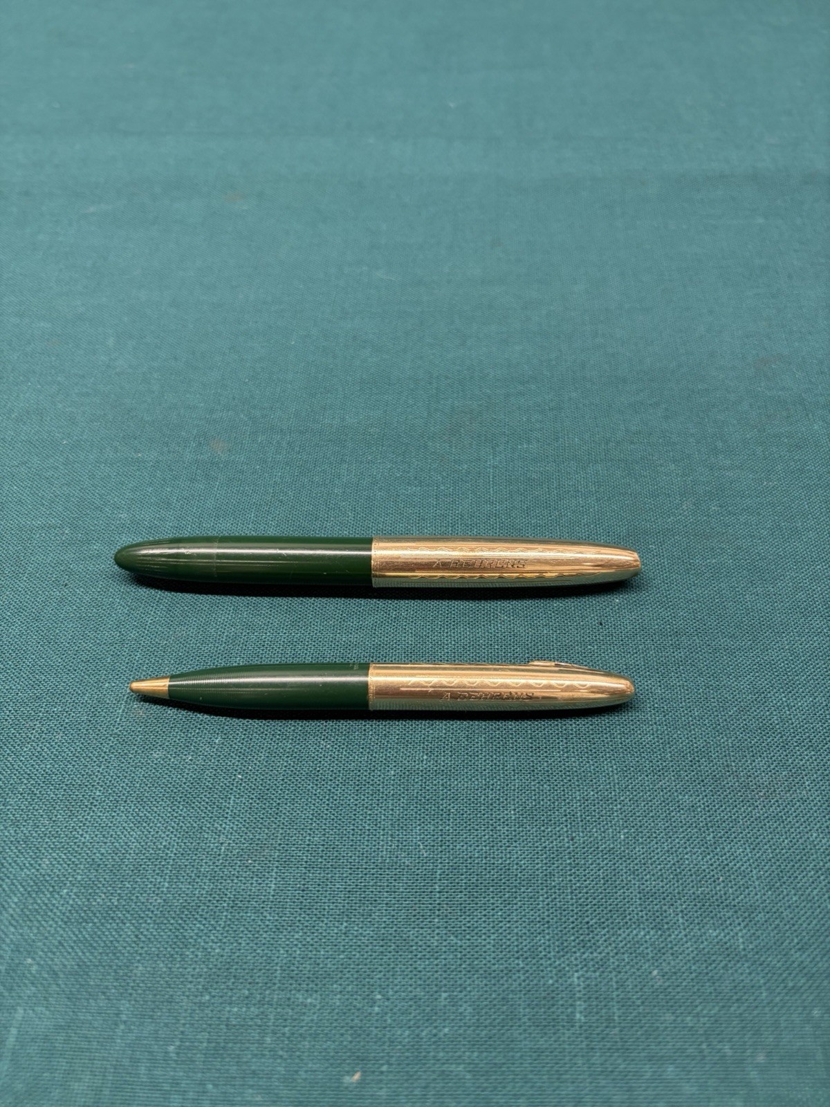 1940’s Sheaffer's White Dot Crest Green Tuck-Away 14K Fountain Pen & Pencil Set