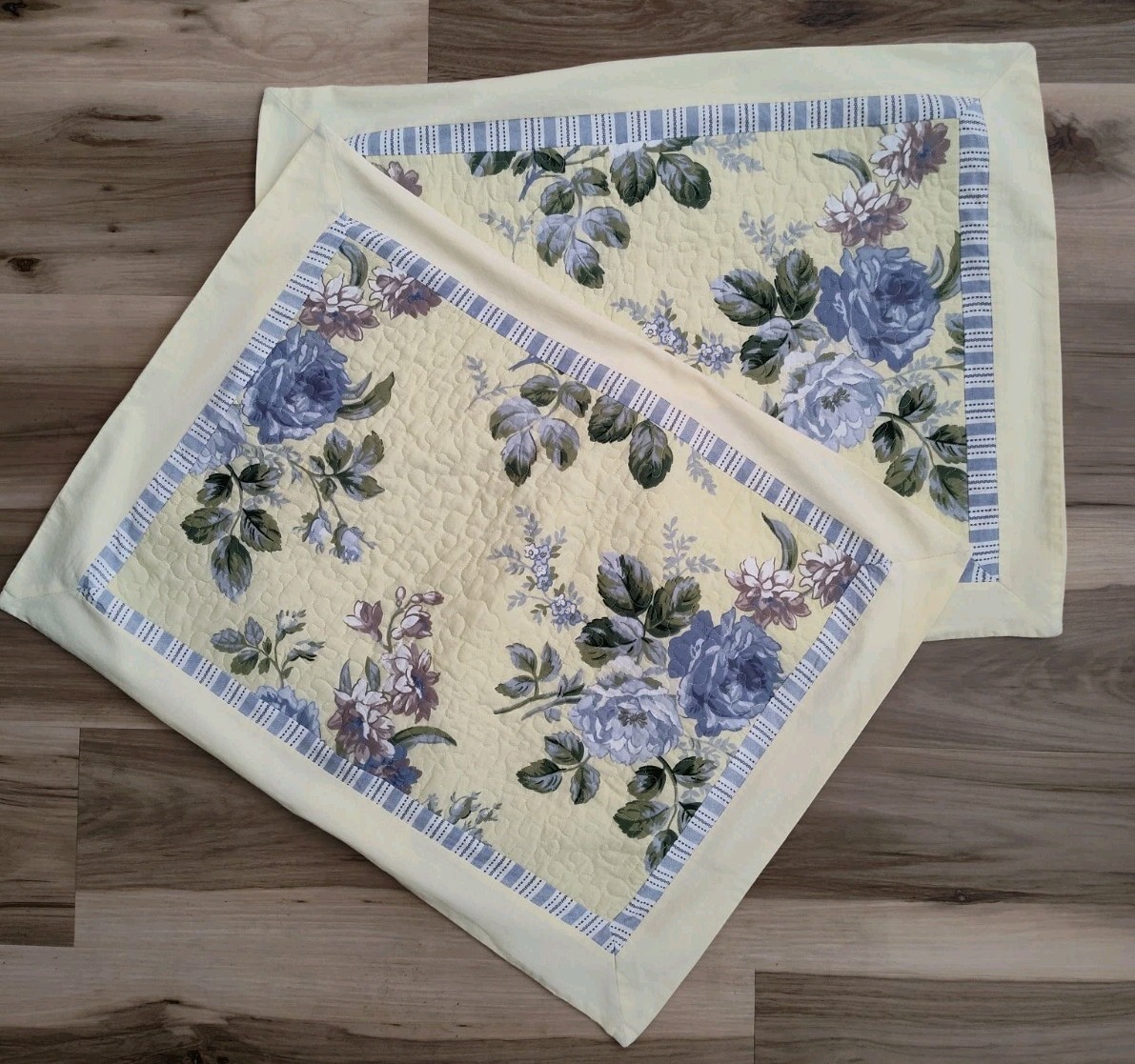 2 VTG Laura Ashley Floral Pillow Shams 25 2 VTG Laura Ashley Floral Pillow Shams 25