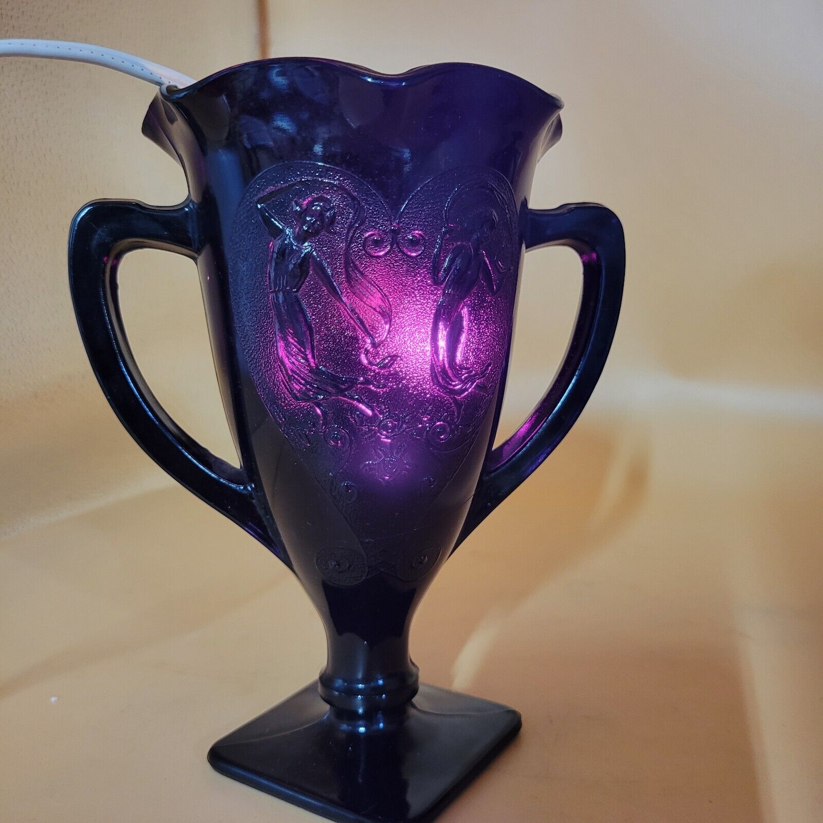 Vintage 1930\'S LE SMITH Embossed Black Amethyst Glass Loving Trophy Cup Vase