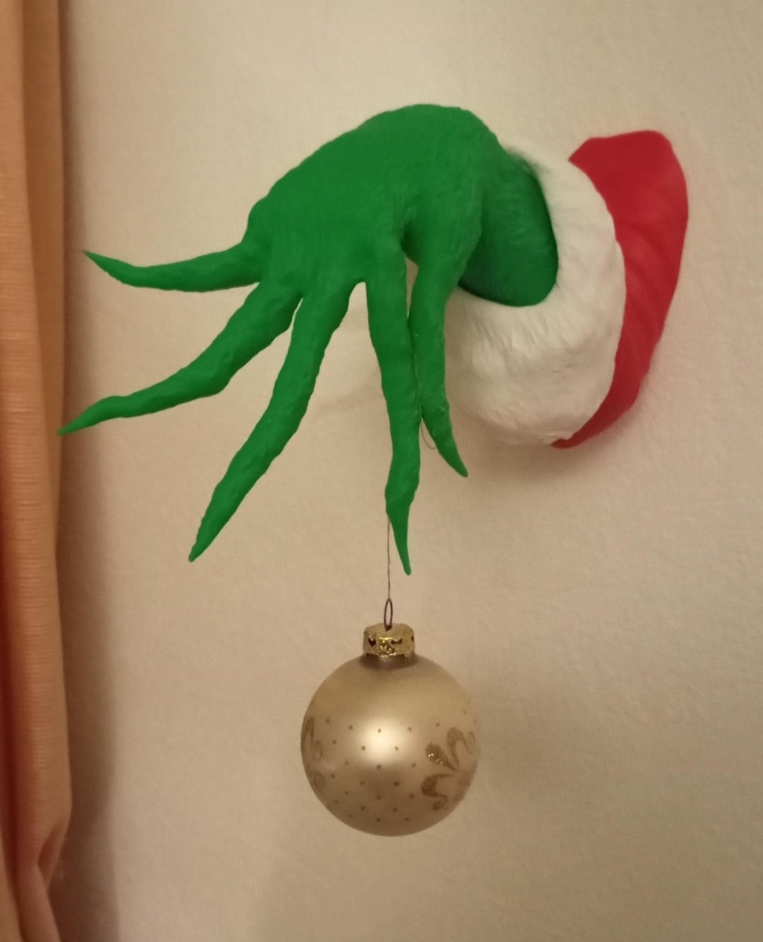 Grinch Arm/Hand - Christmas Decor Ornament holder Grinch Arm/Hand - Christmas Decor Ornament holder