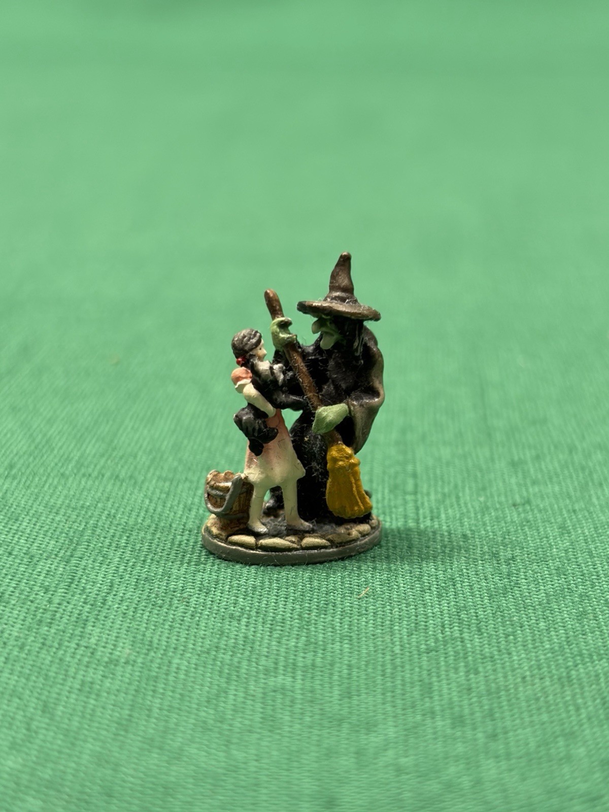 1987 Goebel Olszewski Wizard of Oz “Dorothy & The Wicked Witch” Miniature #676-P