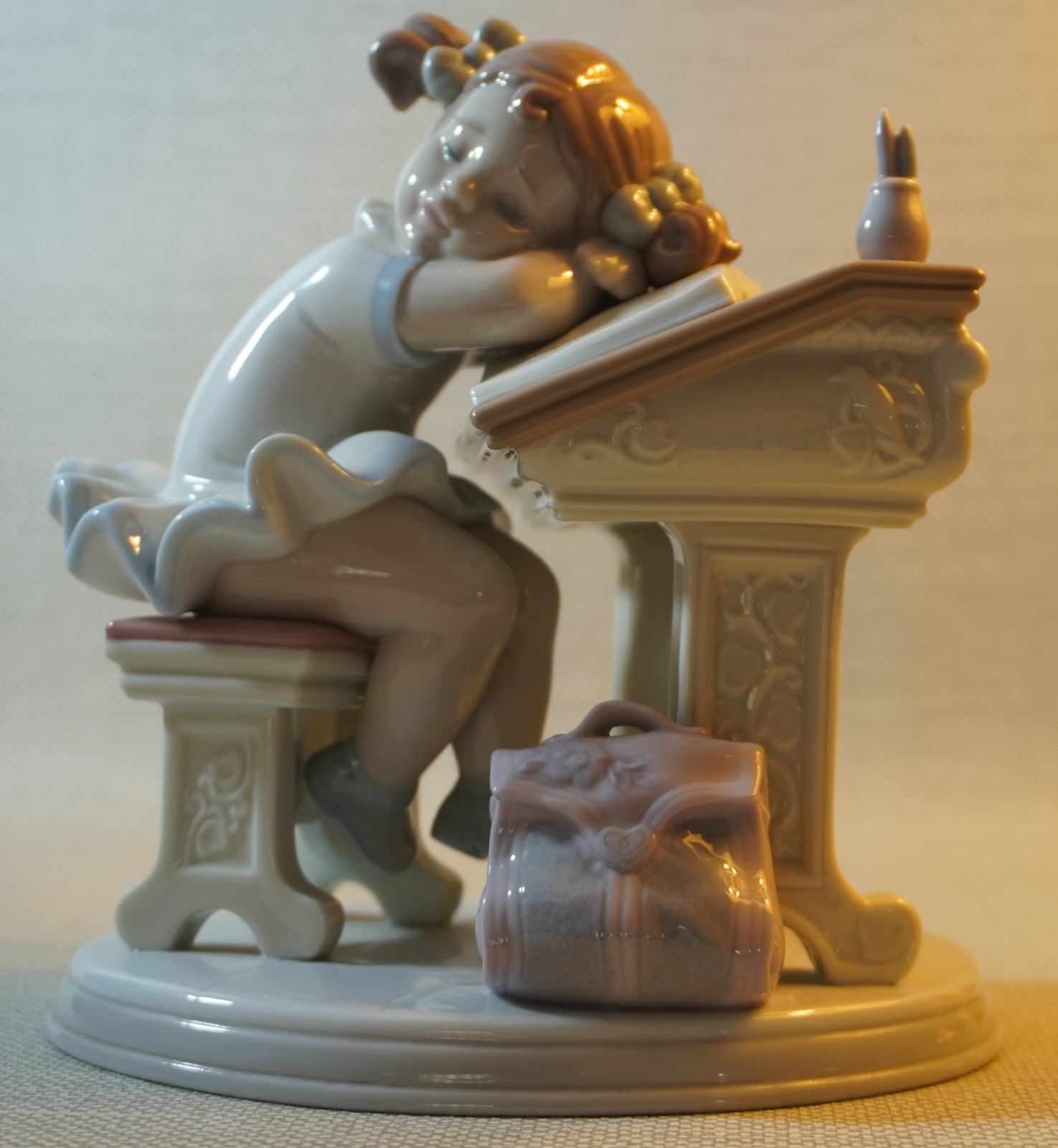 Vintage LLADRO 6802 WAITING FOR THE BELL - Retired 2007 Vintage LLADRO 6802 WAITING FOR THE BELL - Retired 2007