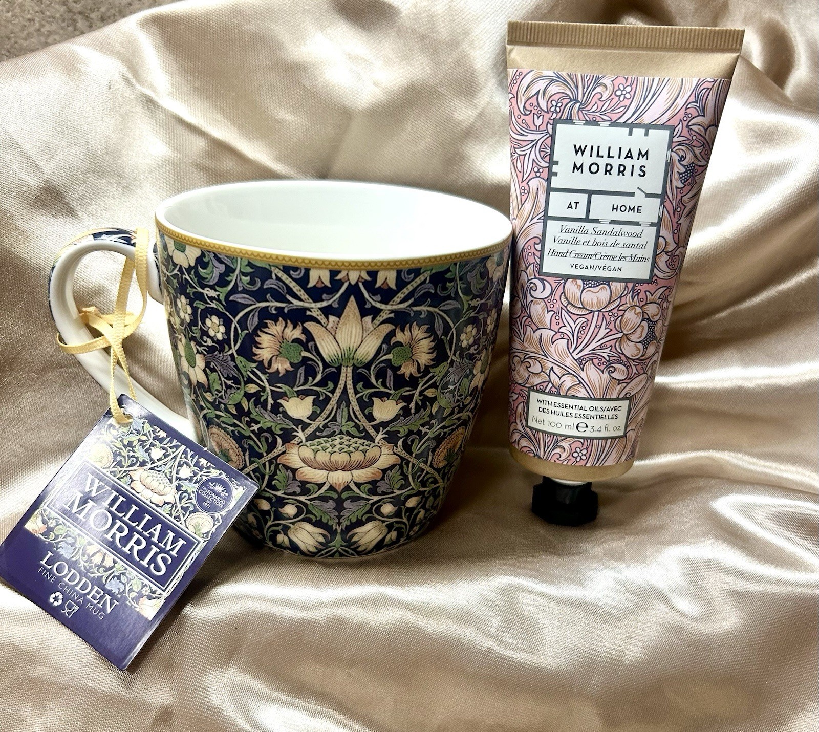 William Morris Lodden Fine China 400ml Mug + Vanilla Sandalwood Hand Cream
