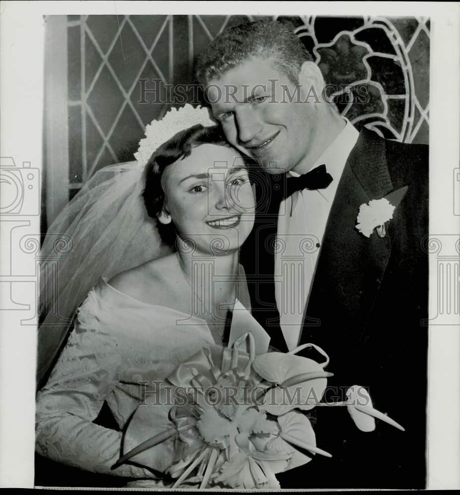 1954 Press Photo Bill McColl marries Barbara Bird in Beverly Hills, California