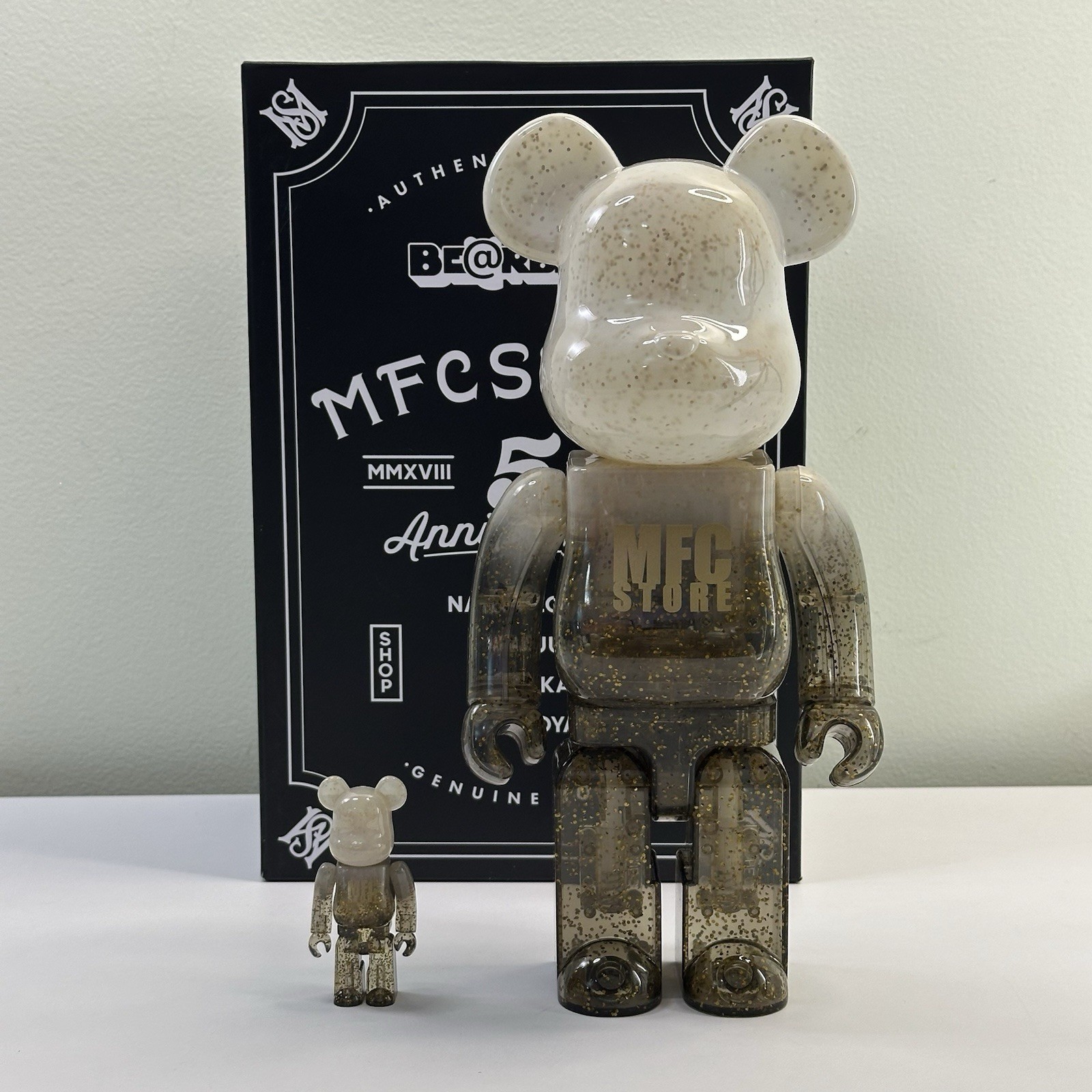 Medicom Bearbrick MFC Store 5th Anniversary, 400% & 100% Set, New Open Box Medicom Bearbrick MFC Store 5th Anniversary, 400% & 100% Set, New Open Box
