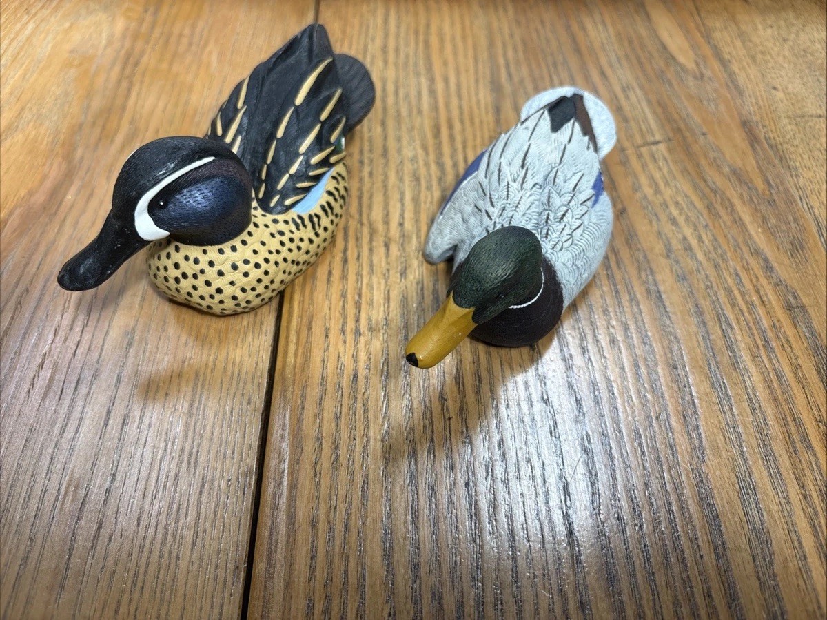 Roger Desjardins Hand-Painted Duck Decoy Pair – Mallard #1 & Blue-Winged Teal #3 Roger Desjardins Hand-Painted Duck Decoy Pair – Mallard #1 & Blue-Winged Teal #3