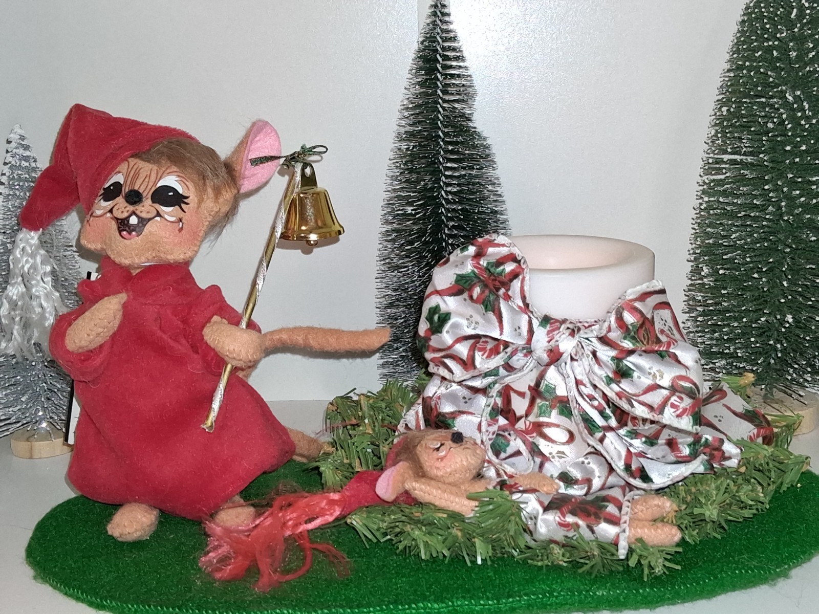 ANNALEE LIGHTS CHRISTMAS MICE CANDLE HOLIDAY DISPLAY Highly Sought After ANNALEE LIGHTS CHRISTMAS MICE CANDLE HOLIDAY DISPLAY Highly Sought After