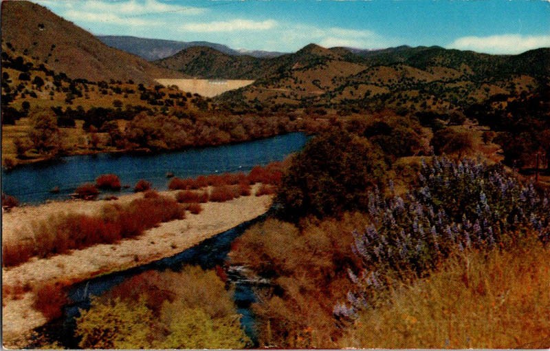 Fresno CA postcard KINGS RIVER AT WONDER VALLEY WITH PINE FLAT DAM s/21 AV6591