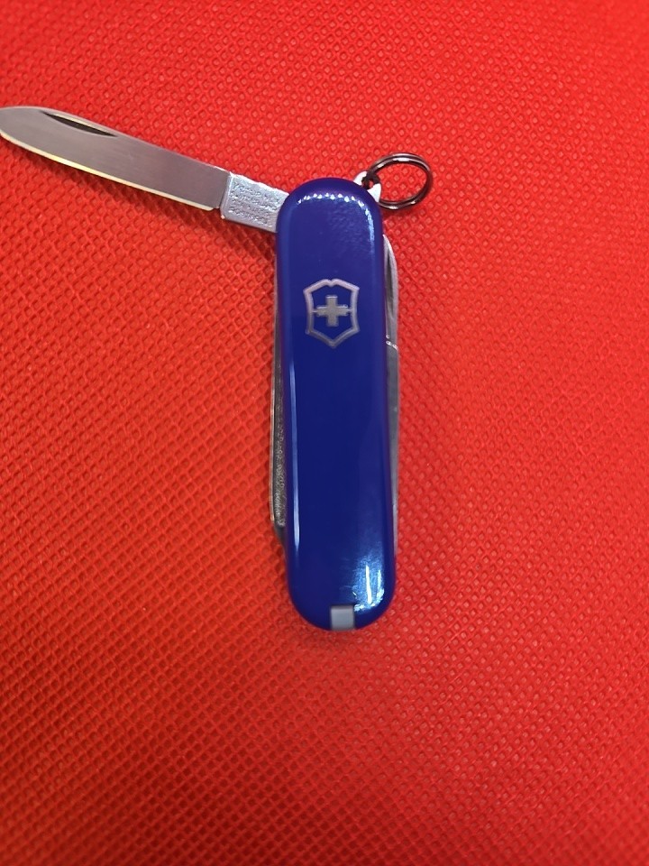 Victorinox Signature Swiss Army Knife 58mm Blue Pocket Knife With Oem Cover