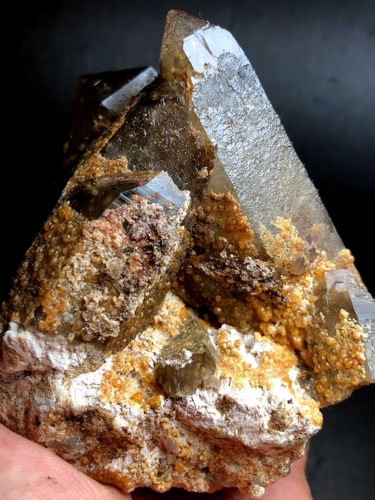 1002g Brand new Rare Black SMOKY QUARTZ Crystal Point&Garnet Spessartine g159