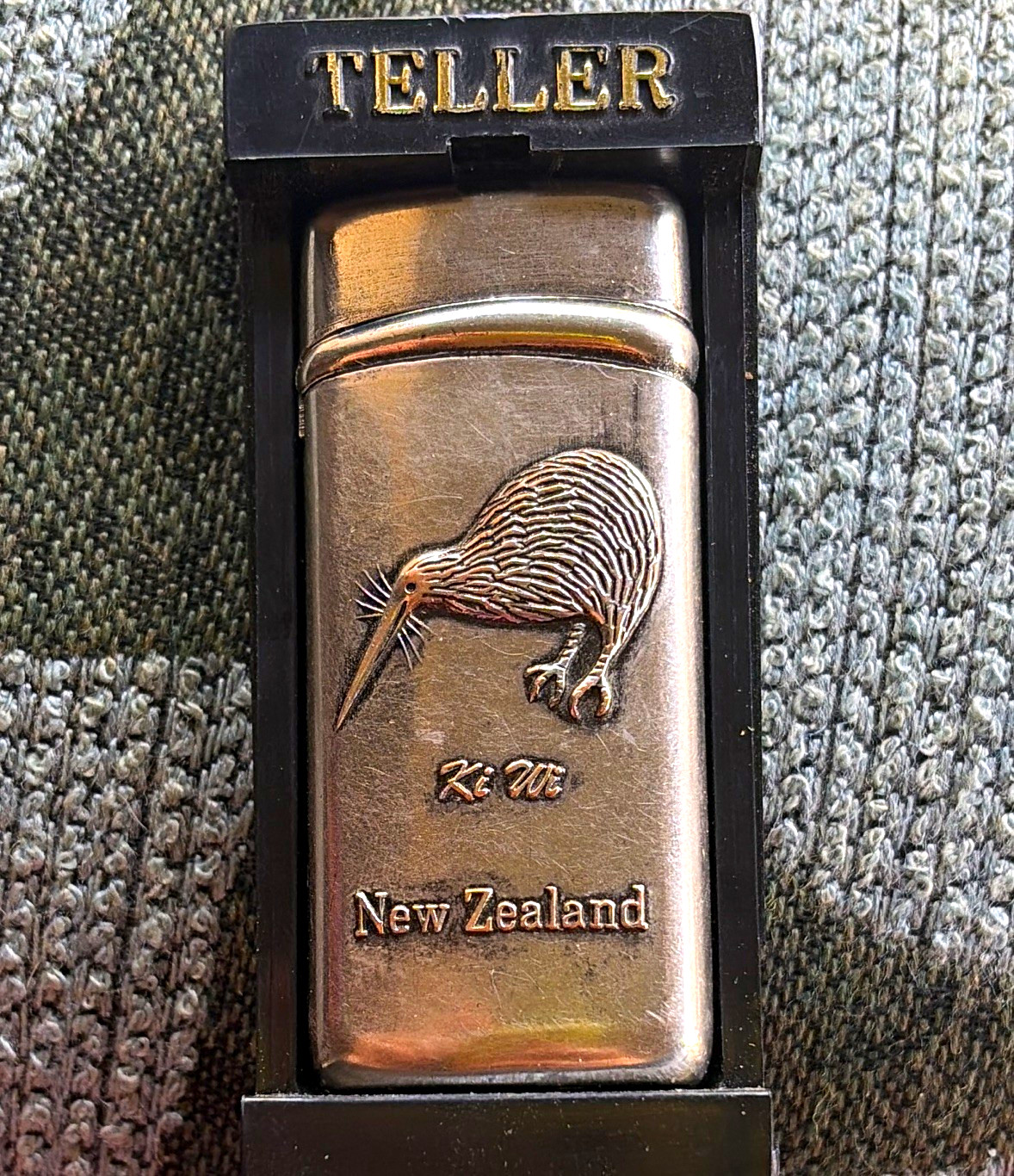 TELLER vintage 70s Silver New Zealand Kiwi Bird souvenier Lighter with Case