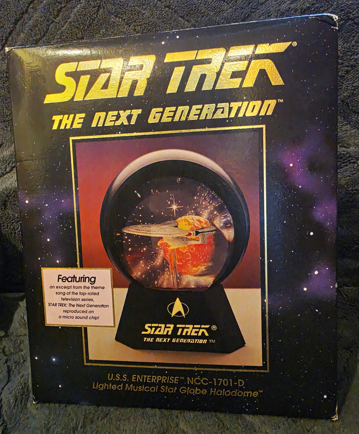 Paramount Star Trek TNG U.S.S. Enterprise NCC-1701-D Lighted Musical Globe Paramount Star Trek TNG U.S.S. Enterprise NCC-1701-D Lighted Musical Globe