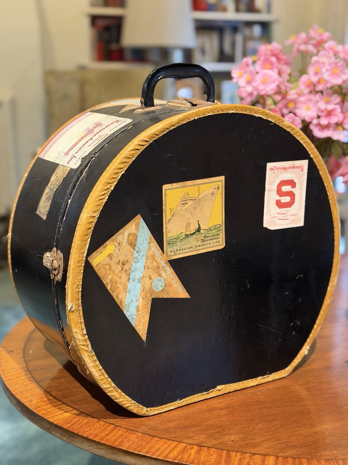 Vintage Norwegian America Line Hat Box – Stavangerfjord Vintage Vintage Norwegian America Line Hat Box – Stavangerfjord Vintage