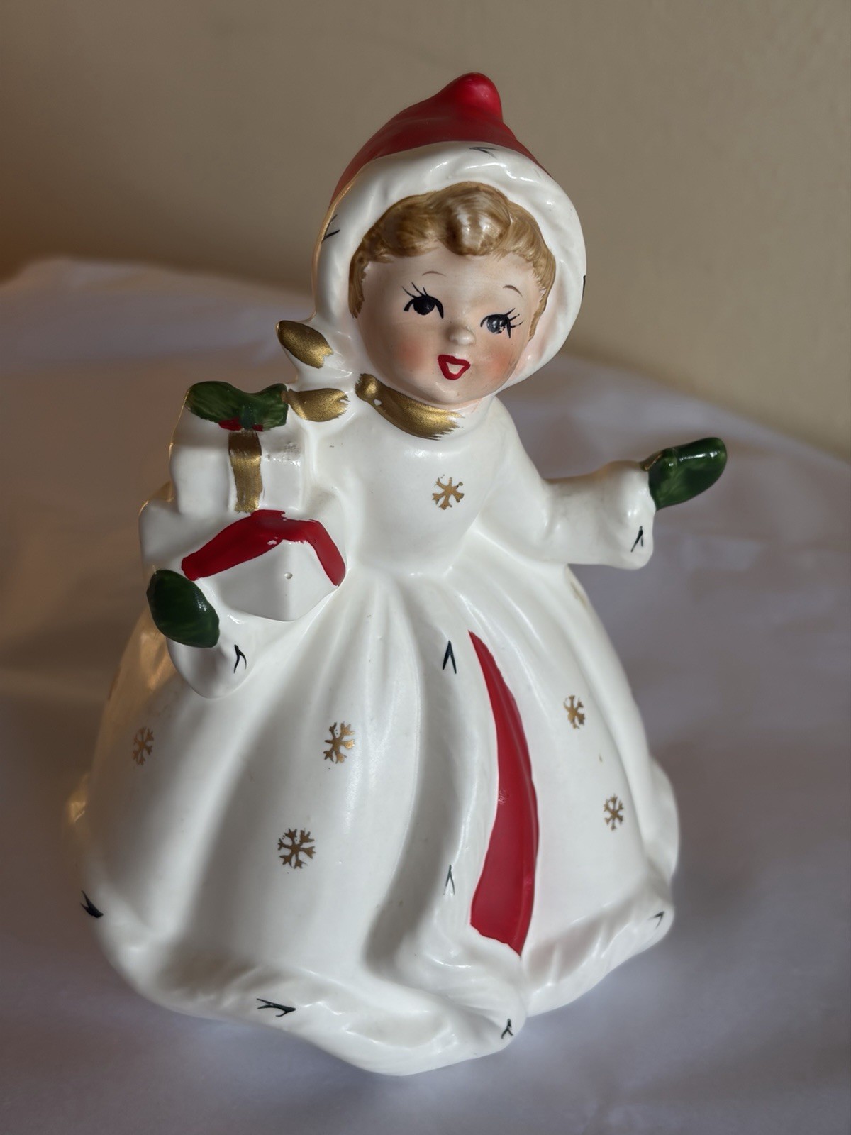 Vtg Napcoware Christmas Planter/Figurine - Planter X-8389 Girl w/ Gifts/Presents Vtg Napcoware Christmas Planter/Figurine - Planter X-8389 Girl w/ Gifts/Presents