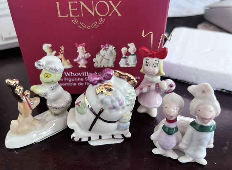 Lenox Grinch\'s  4 piece Whoville Figurine Set  NEW