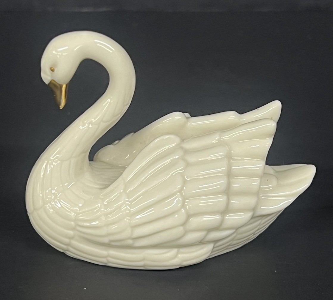 Vintage Lenox Swan Figurine 24K Gold Accents Place Card Holder/Cake Topper