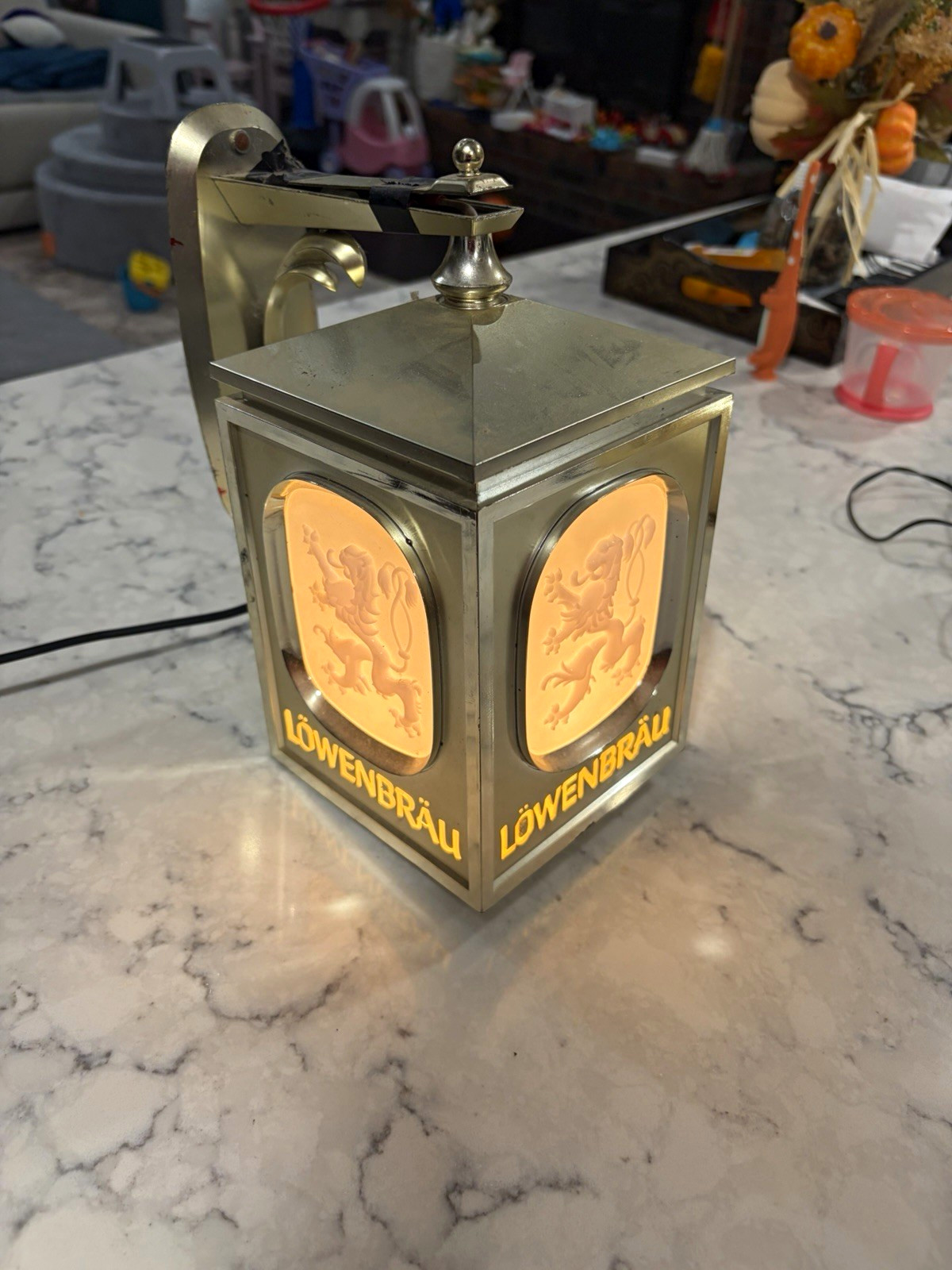 Vintage 1984 Lowenbrau Beer Lighted Carriage Lantern Sign Everbrite Wall MounT