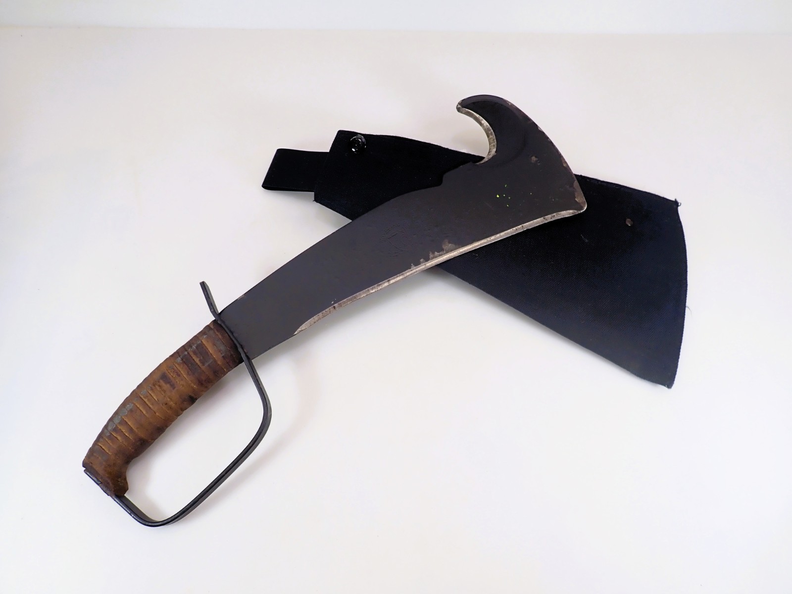 Vintage Woodman\'s Pal Model 284 Machete Axe D-Guard Stacked Leather Handle Vintage Woodman\'s Pal Model 284 Machete Axe D-Guard Stacked Leather Handle