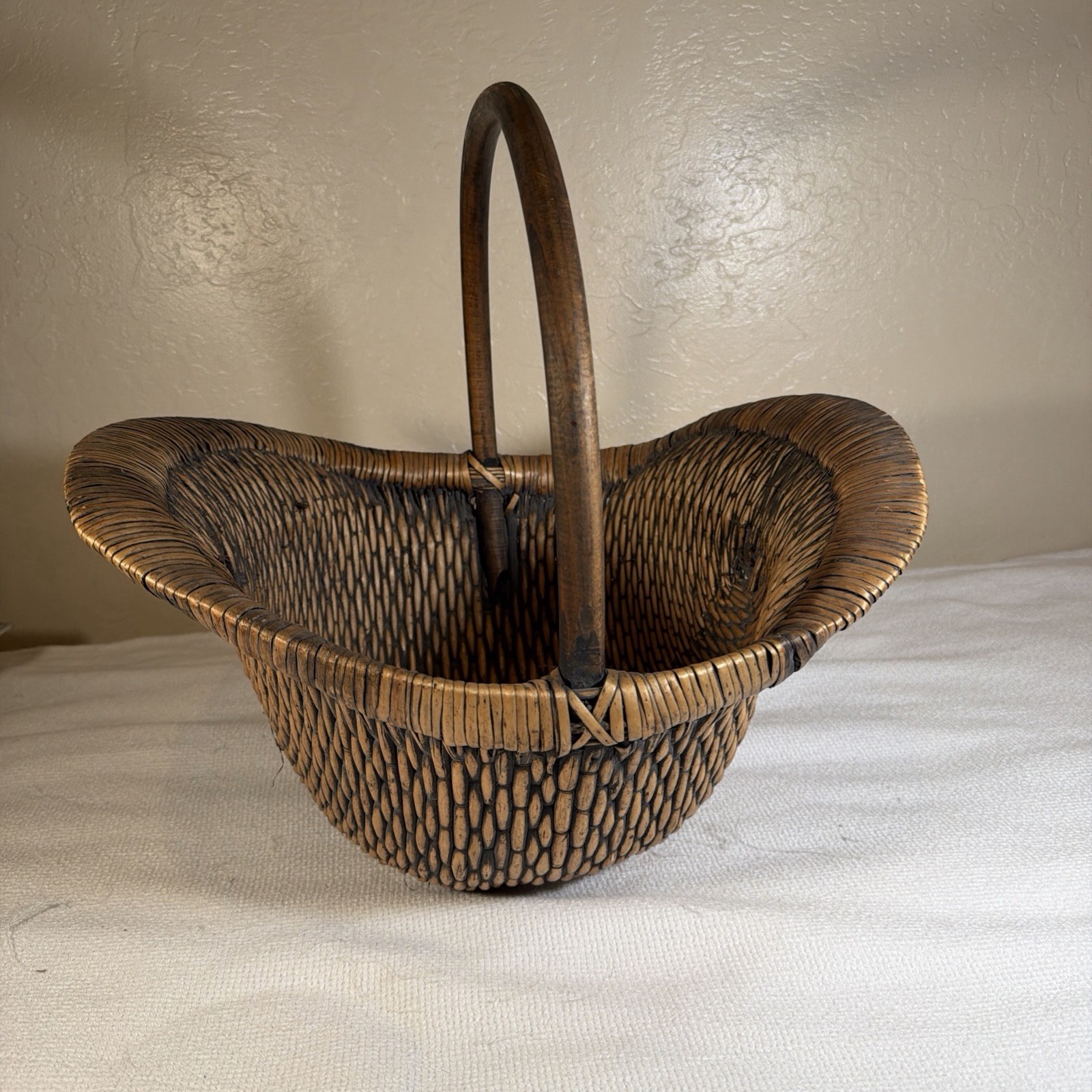 Antique Vintage Chinese Woven Reed Coated Fish Basket Bamboo Round Handle HUGE