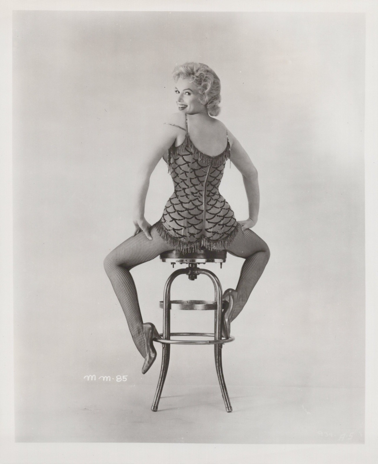 HOLLYWOOD BEAUTY MARILYN MONROE SEDUCTIVE POSE 1960s PORTRAIT VINTAGE PHOTO 538