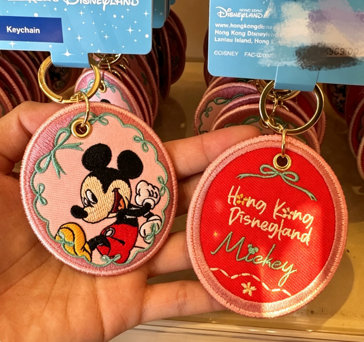 Genuine HKDL 2026 Mickey Minnie Mike Marie Stitch Lotso Signature Badge Keychain Genuine HKDL 2026 Mickey Minnie Mike Marie Stitch Lotso Signature Badge Keychain