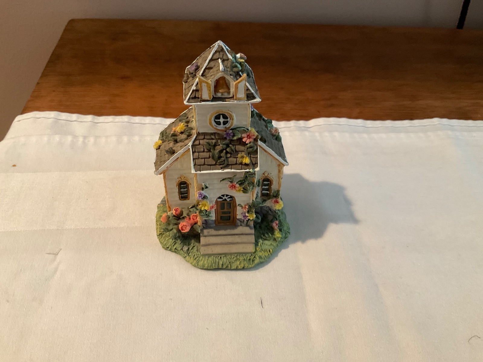 Vintage K’s Collection Miniature House Figurine Country Estate Village 3D Flower Vintage K’s Collection Miniature House Figurine Country Estate Village 3D Flower