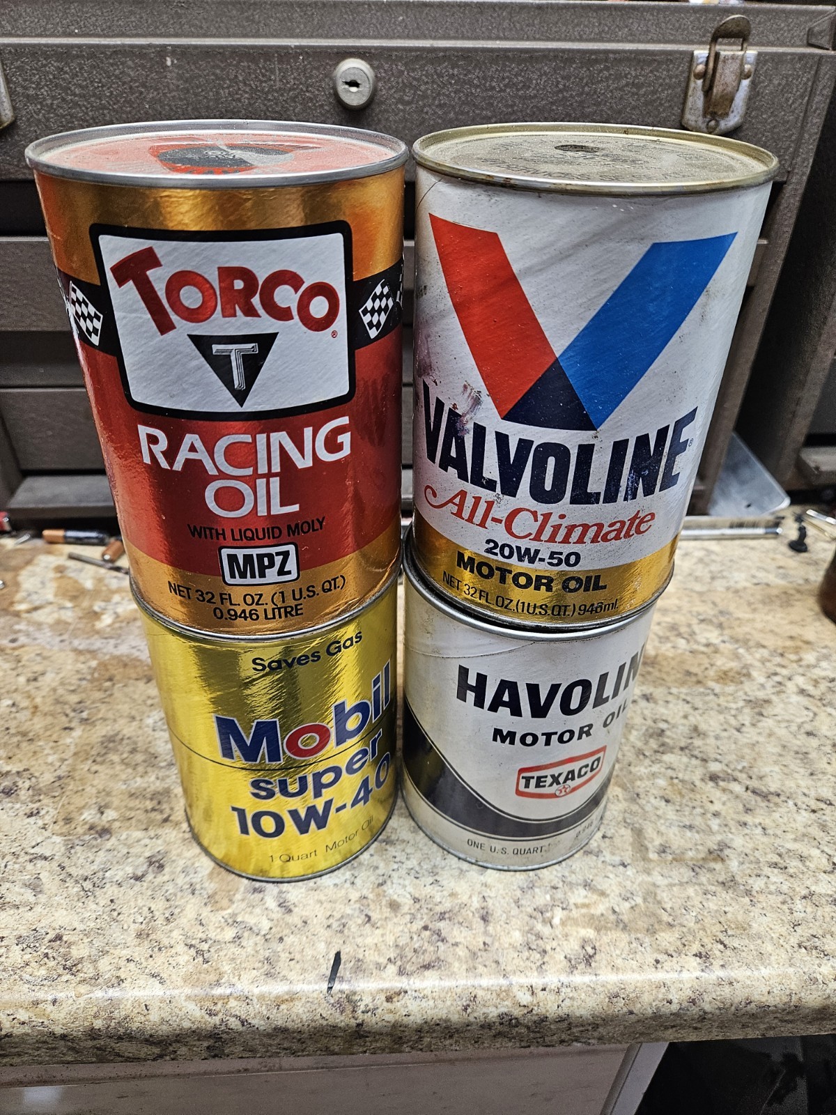 4 Vintage Torco Racing, Mobil, Havoline, Valvoline Oil cans, 1 qt ea. Full. 4 Vintage Torco Racing, Mobil, Havoline, Valvoline Oil cans, 1 qt ea. Full.
