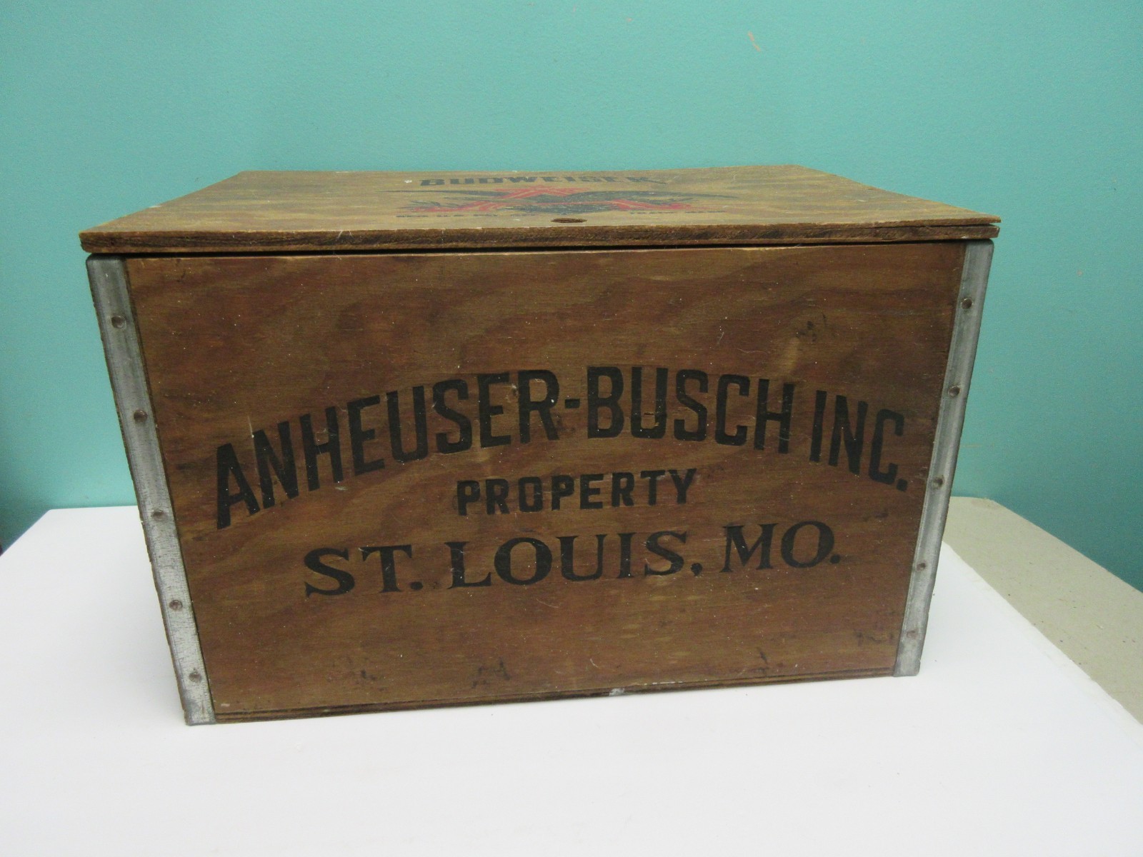 Vintage Budweiser Wood Beer Wooden Crate Box Checkers Anheuser-Busch 1876 Caps