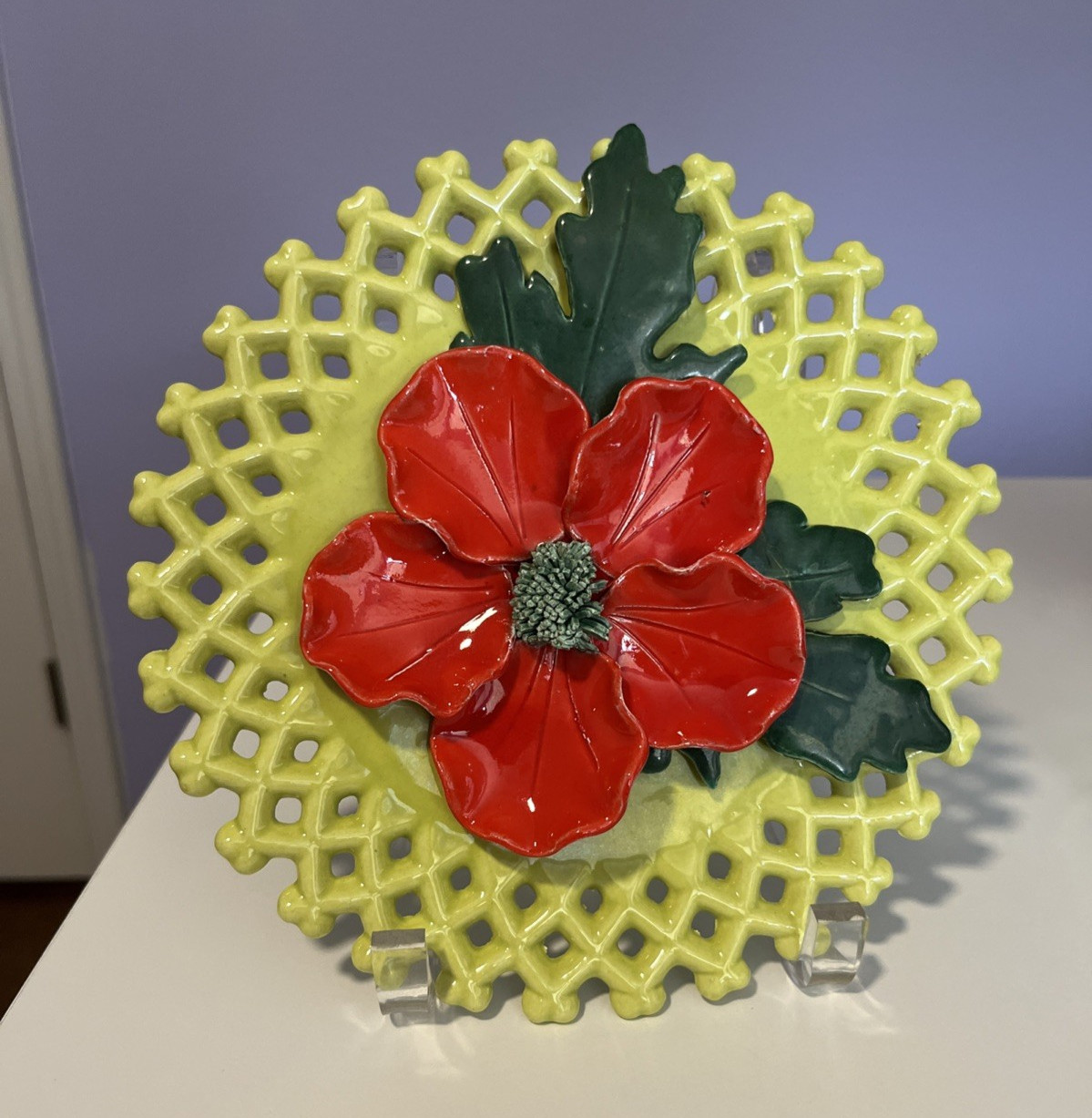 Open Lattice Plate Applied 3D Red Hibiscus Flower Green Leaves 7.5\