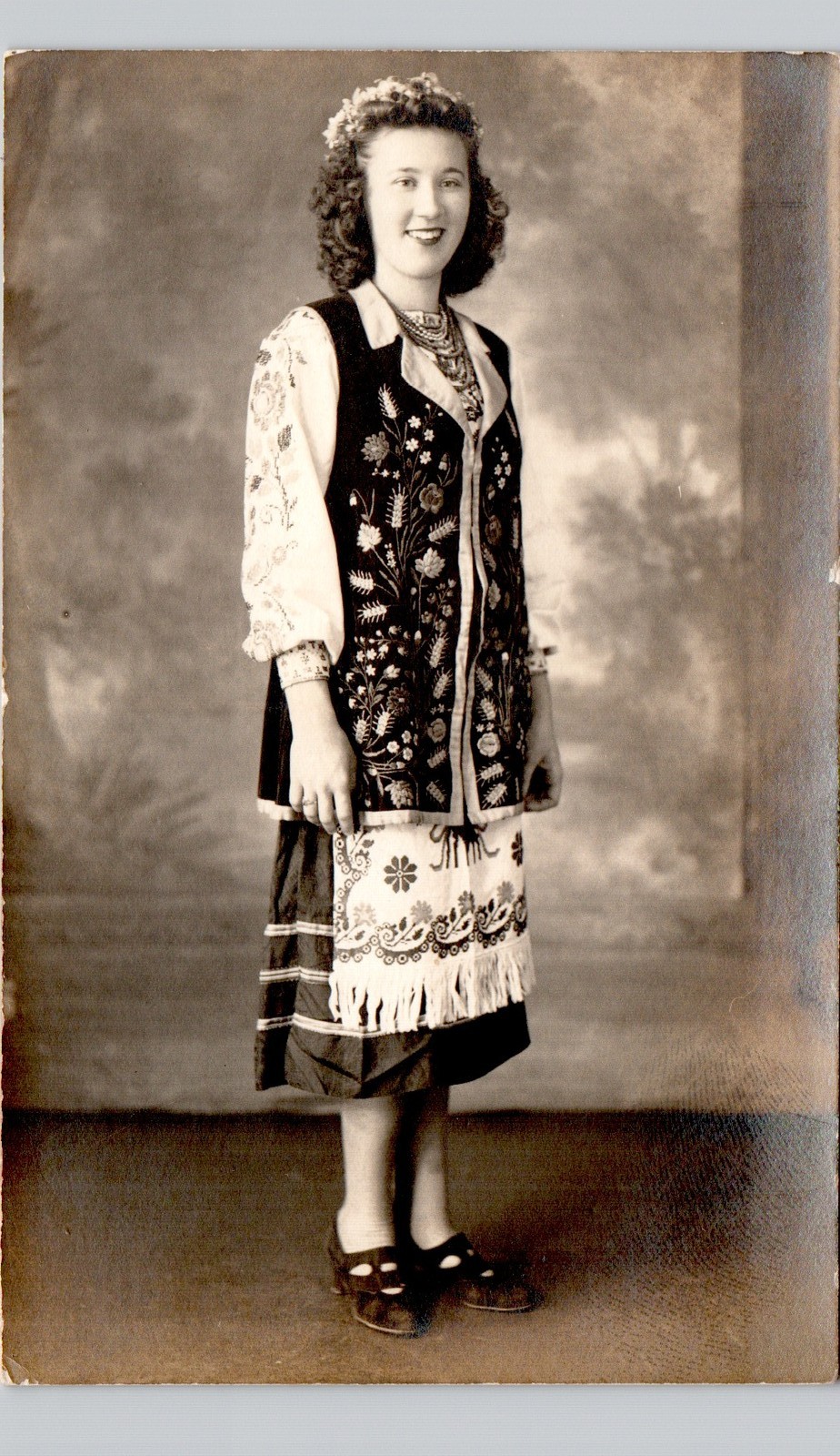NICE LADY ETHNIC COSTUME newark nj c1940 postcard jersey real photo rppc norway?
