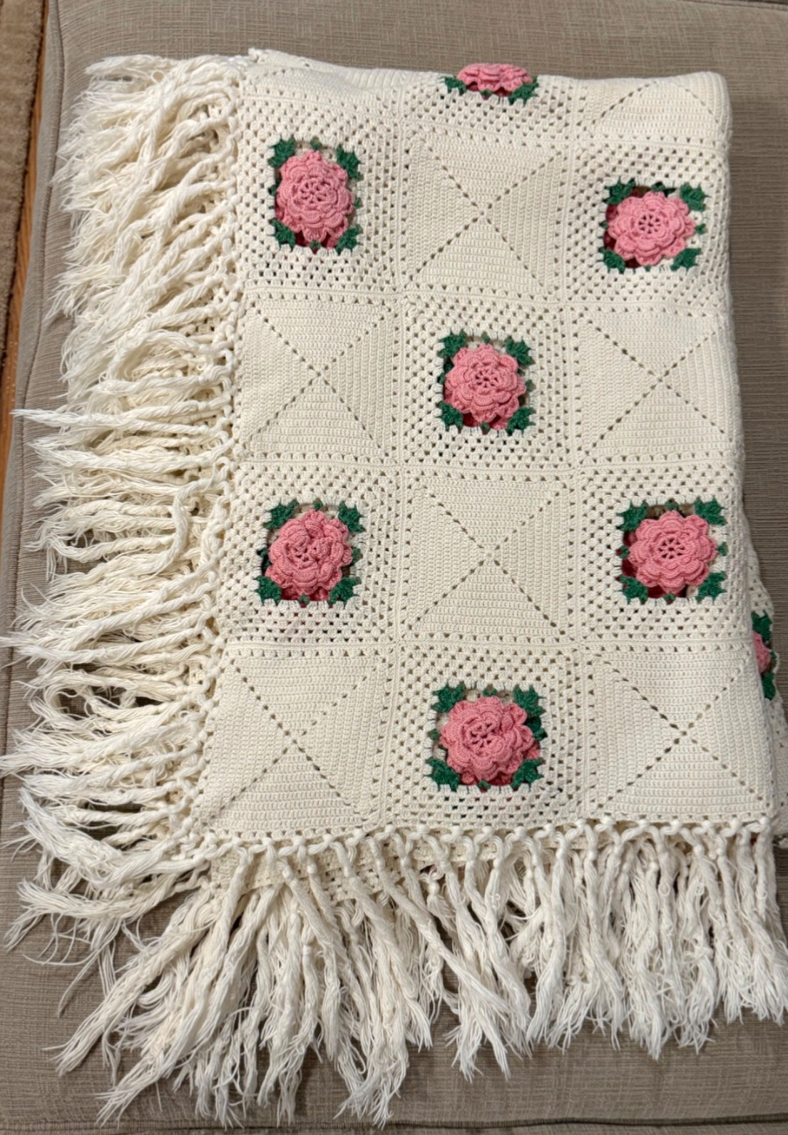 Vintage Hand Crocheted Rose Bower Bedspread / Throw 85 Vintage Hand Crocheted Rose Bower Bedspread / Throw 85