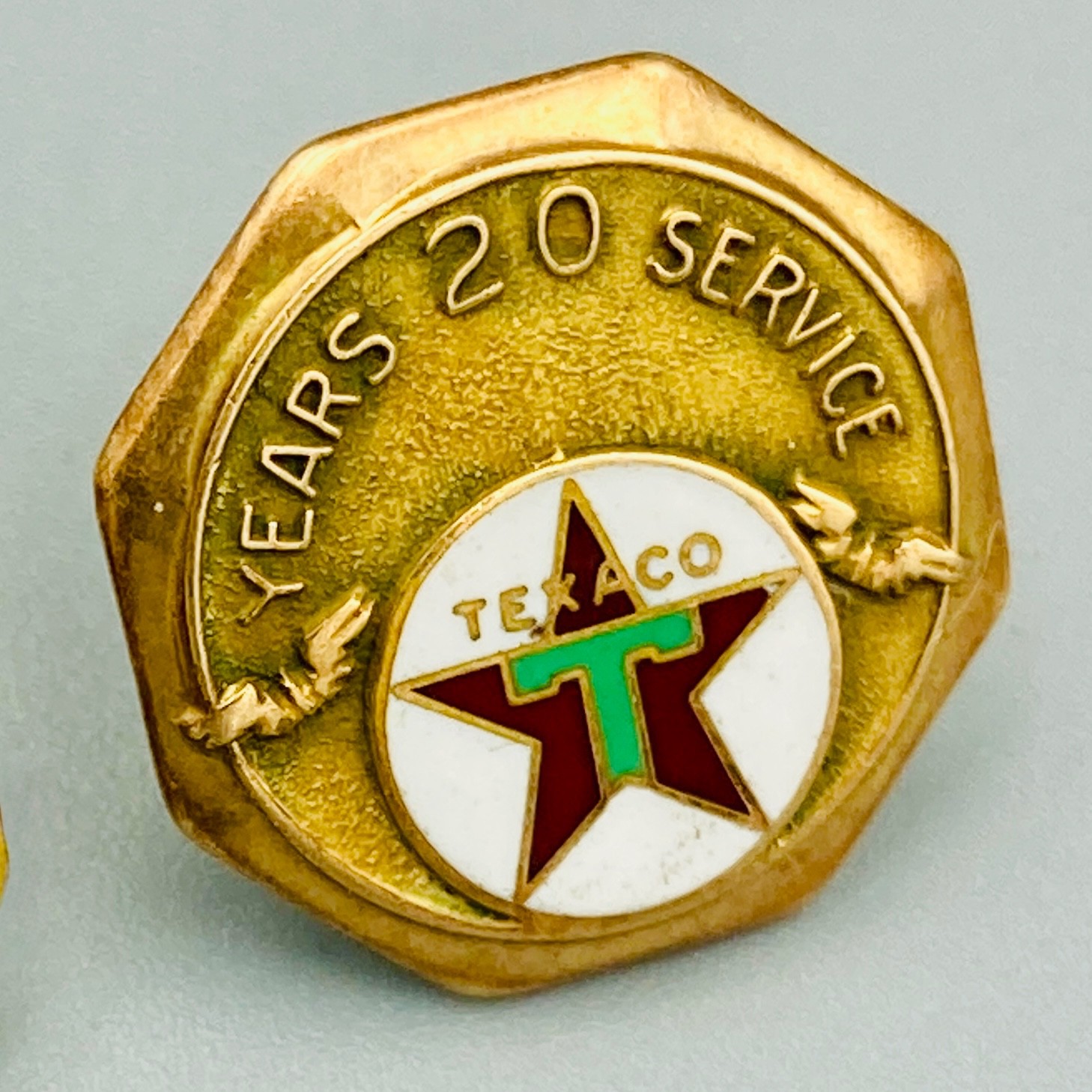 Vintage Texaco 20 Year Service Pin 14K Gold Robbins Clear Stone Screw Back Oil